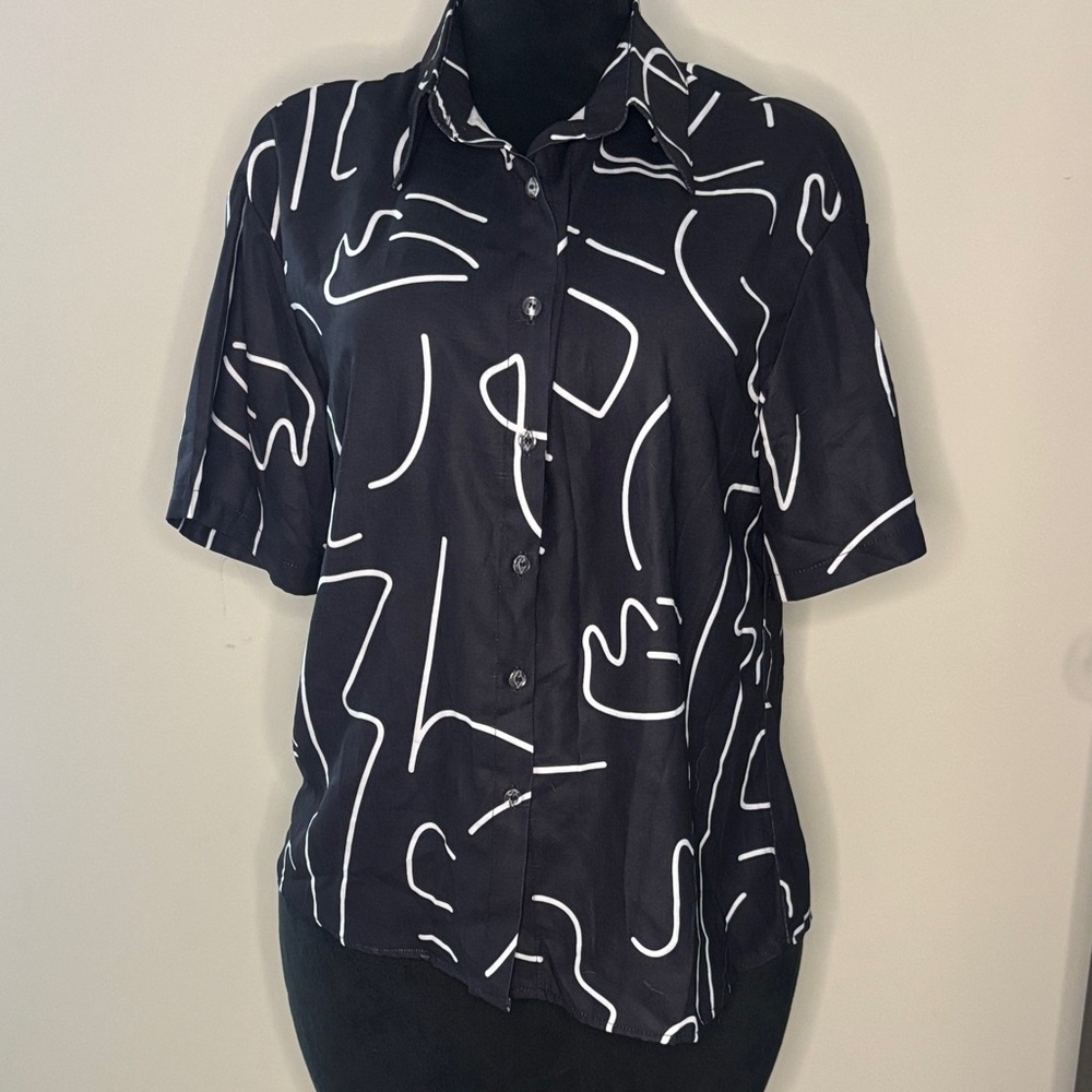 Bro sloth Black and White Abstract Button-Up Shirt Size Large
